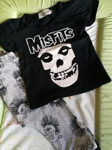 My Rocking Kids - Black t-shirt with a skull and the word Misfits in white. Grey trousers with heads with mowhawks on them.