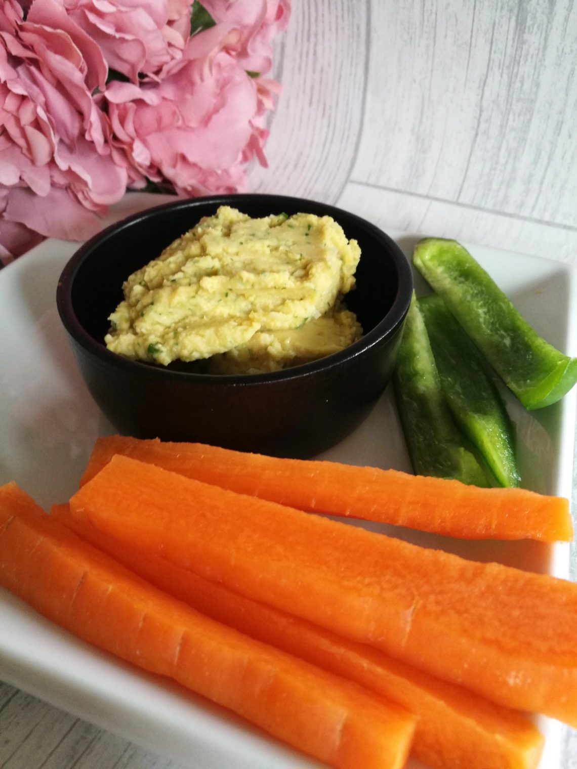 Healthier Lemon and Coriander Hummus Carly Bloggs
